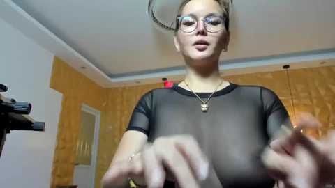 leahstarr @ chaturbate on 20240412